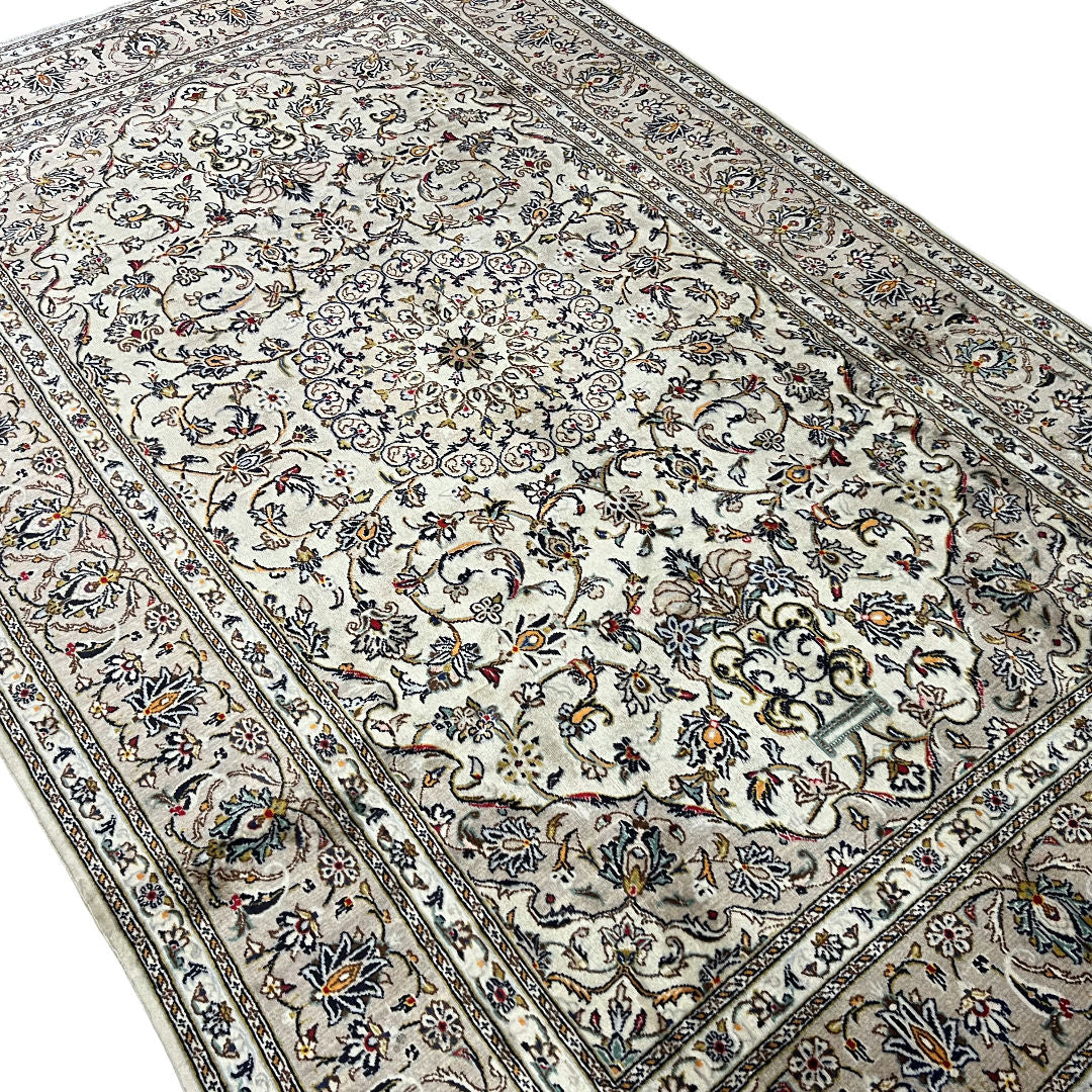 305 x 195 cm Hand-Knotted Floral Persian Kashan Cream Rug