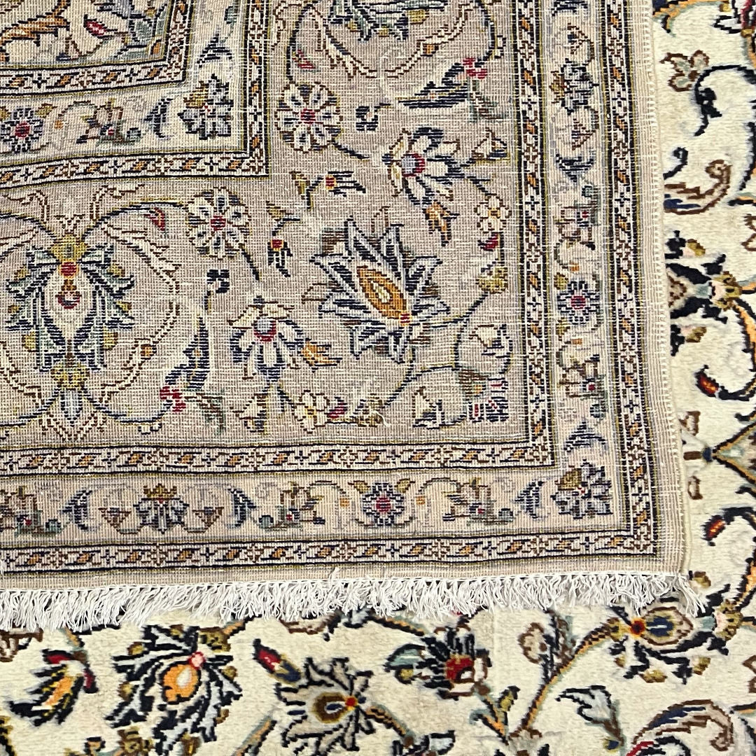 305 x 195 cm Hand-Knotted Floral Persian Kashan Cream Rug