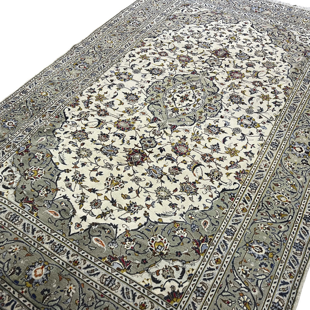 300 x 198 cm Hand-Knotted Persian Floral Kashan Cream Rug