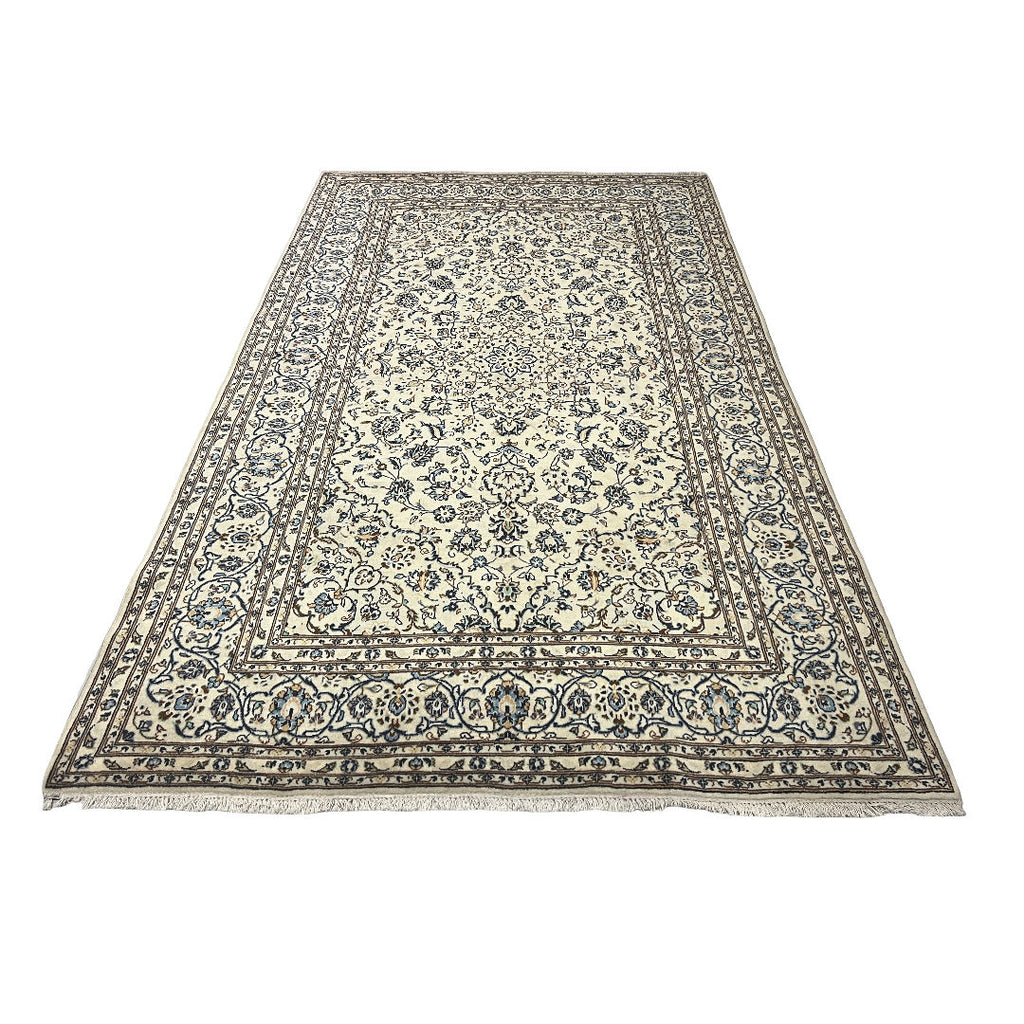 325 x 196 cm Hand-Knotted Persian Floral Kashan Cream Rug