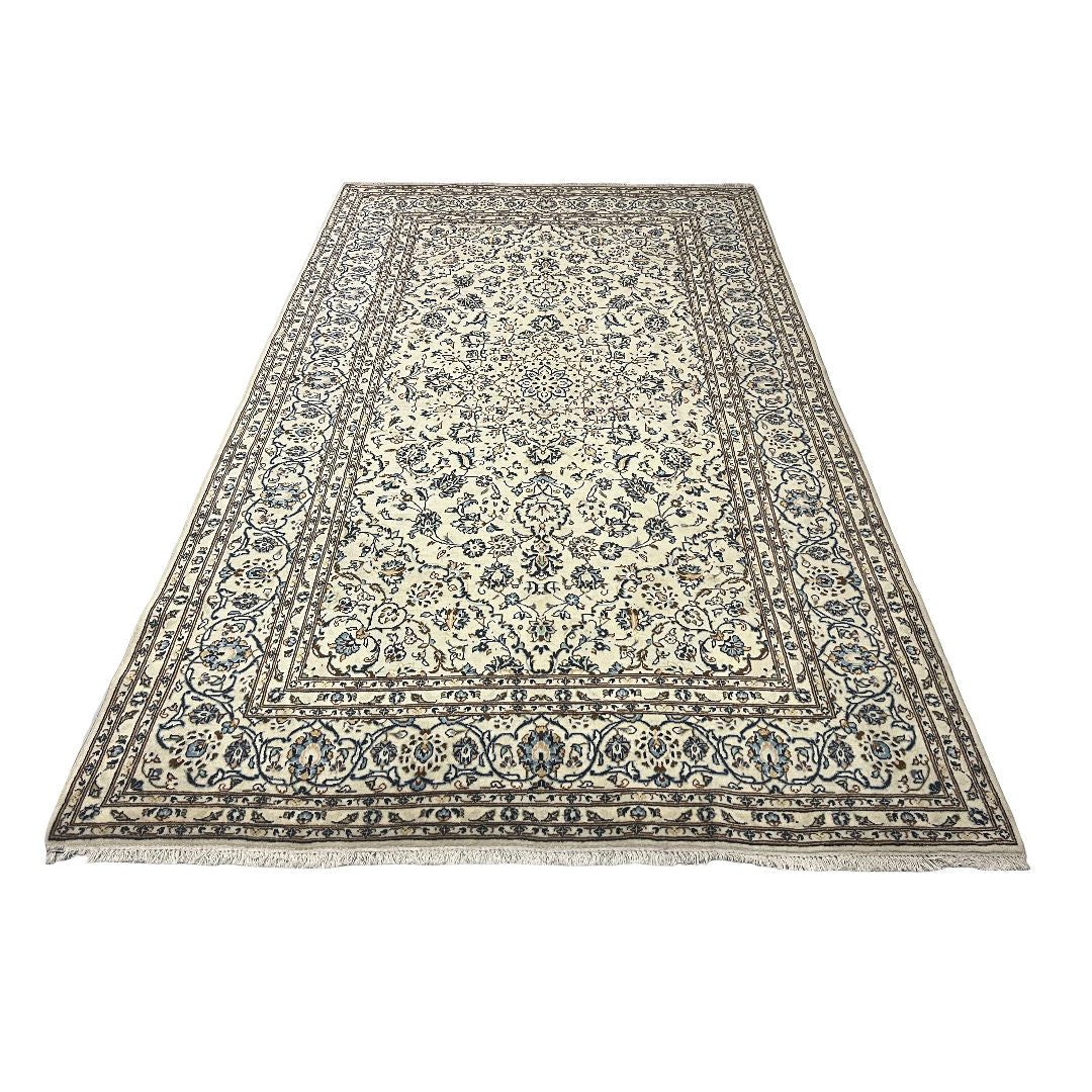 325 x 196 cm Hand-Knotted Persian Floral Kashan Cream Rug