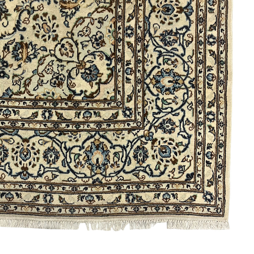 325 x 196 cm Hand-Knotted Persian Floral Kashan Cream Rug