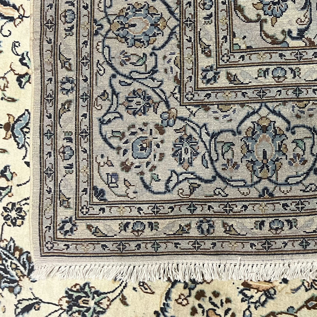 325 x 196 cm Hand-Knotted Persian Floral Kashan Cream Rug