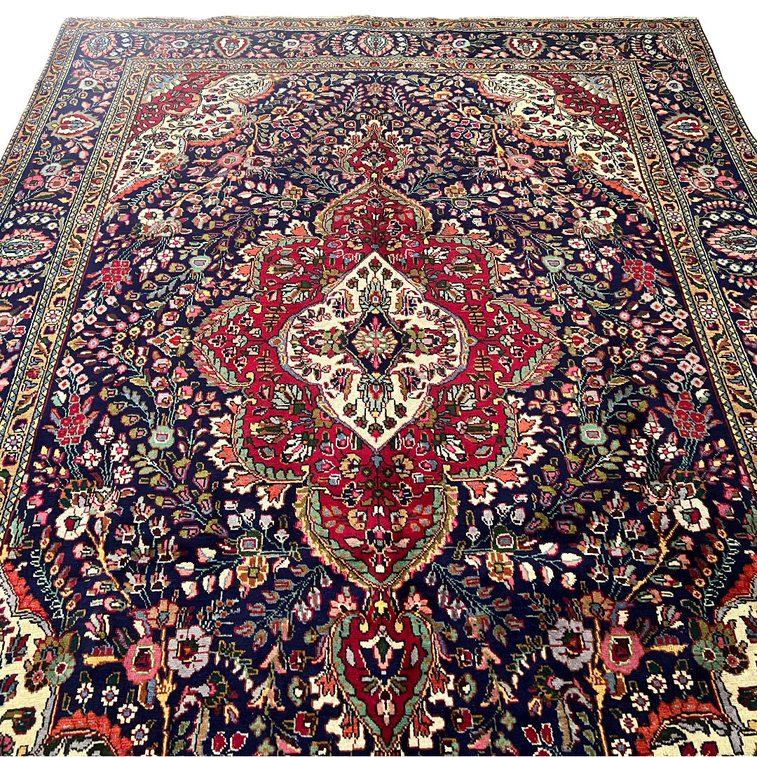 345 x 240 cm Hand-Knotted Persian Tabriz Rug