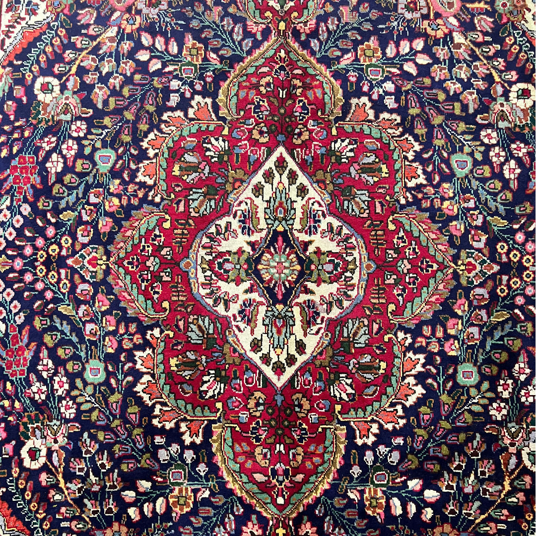 345 x 240 cm Hand-Knotted Persian Tabriz Rug