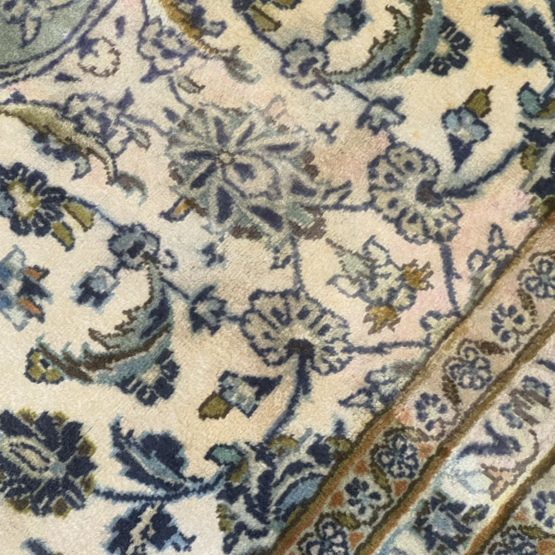 367 x 255 cm Hand-Knotted Persian Kashan Rug
