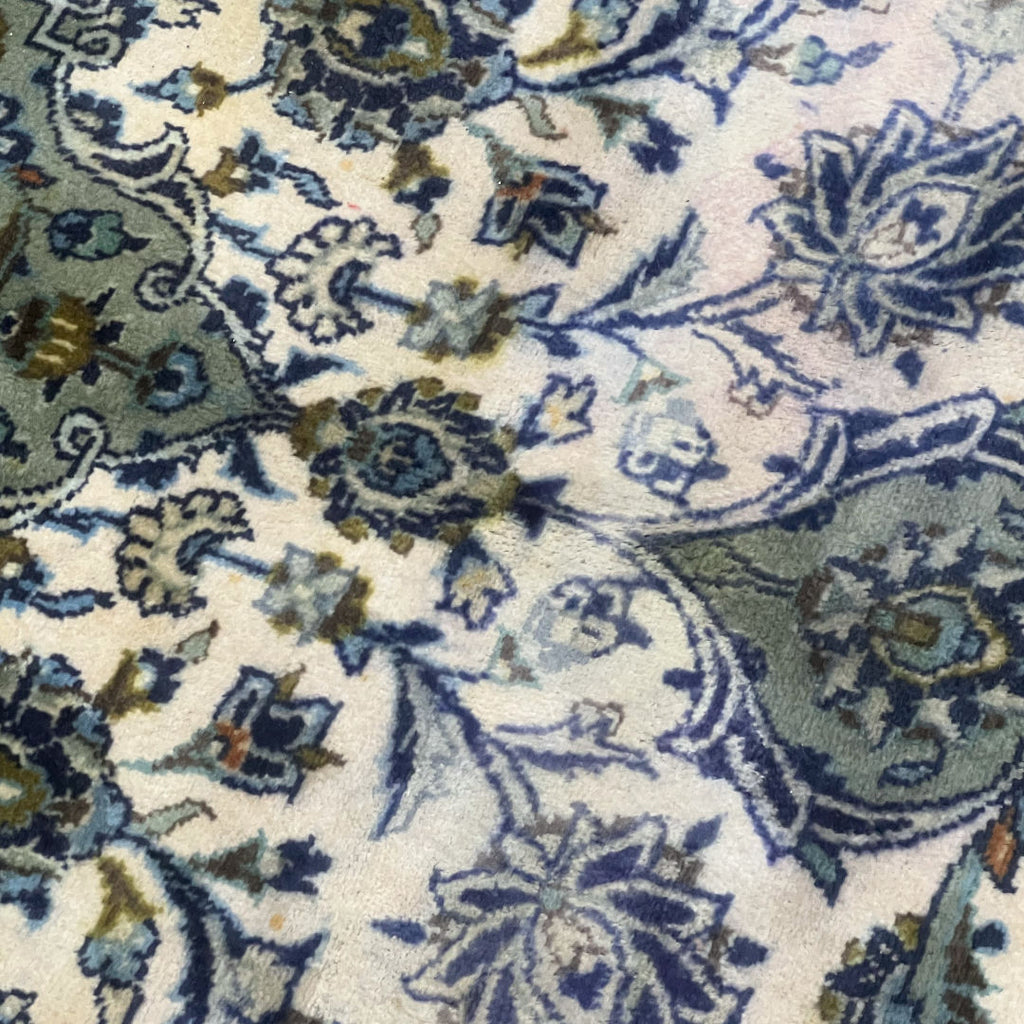 367 x 255 cm Hand-Knotted Persian Kashan Rug