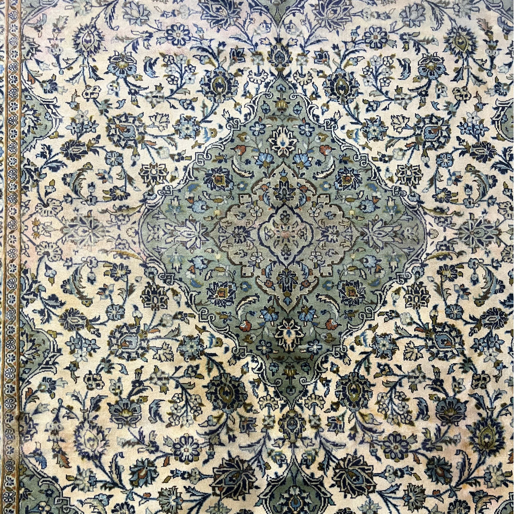 367 x 255 cm Hand-Knotted Persian Kashan Rug