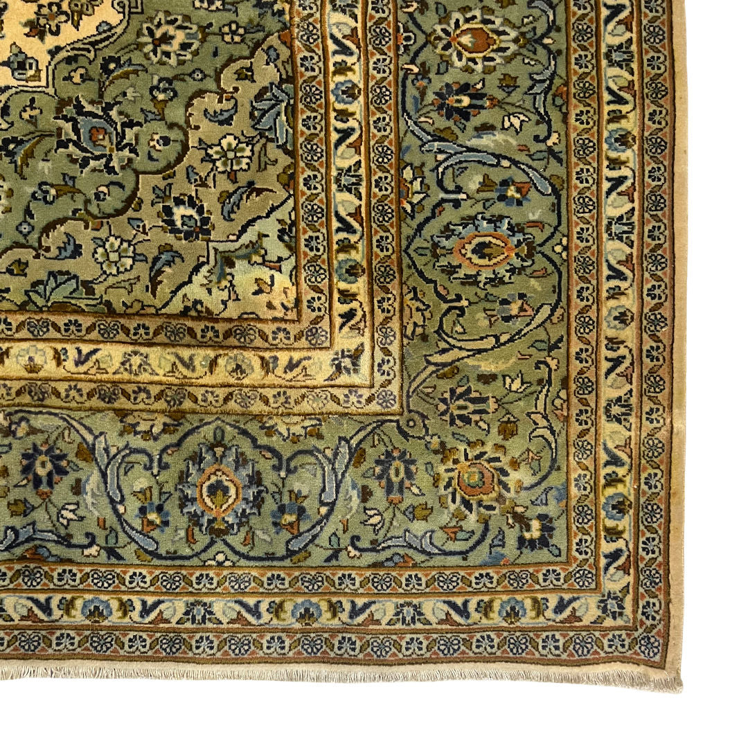 367 x 255 cm Hand-Knotted Persian Kashan Rug