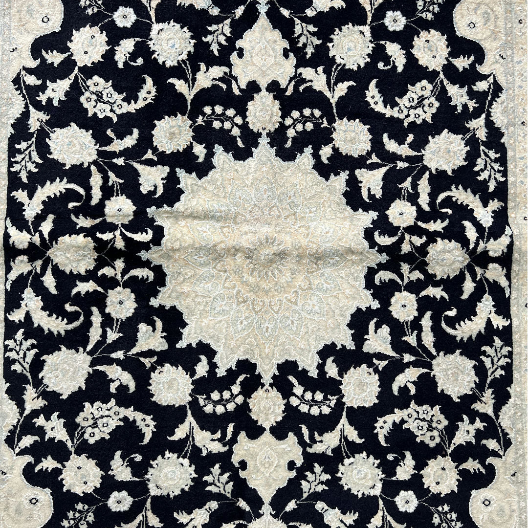 200 x 150 cm Hand-Knotted Persian Nain Nohla Wool & Silk Rug