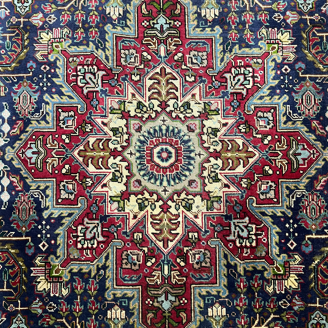 336 x 218 cm Hand-Knotted Persian Kashan Wool Rug