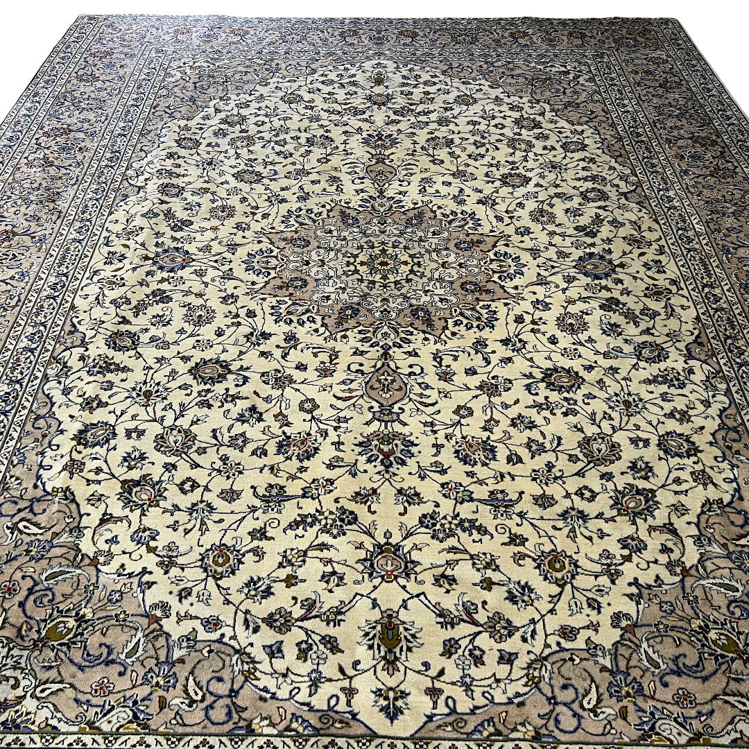 388 x 300 cm Hand-Knotted Persian Kashan Rug