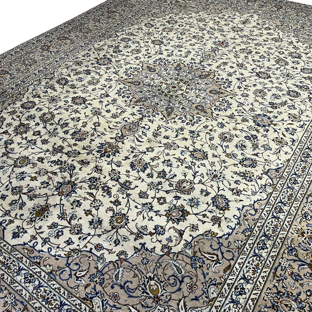 388 x 300 cm Hand-Knotted Persian Kashan Rug