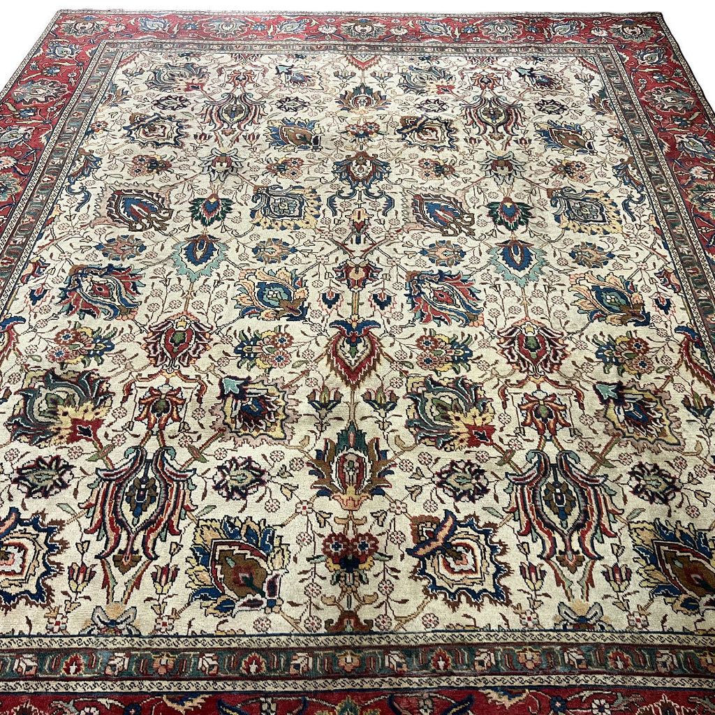 328 x 276 cm Hand-Knotted Persian Kashan Rug
