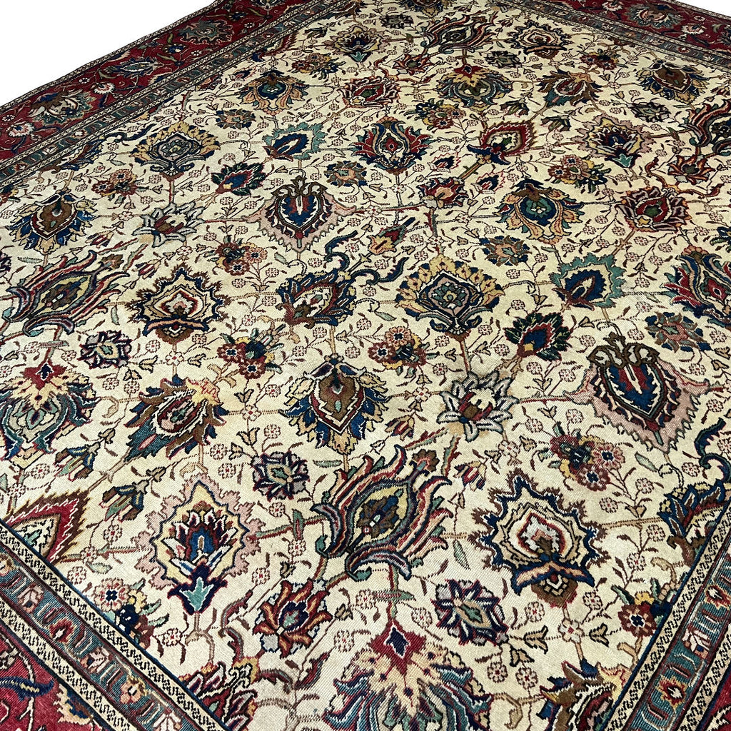 328 x 276 cm Hand-Knotted Persian Kashan Rug