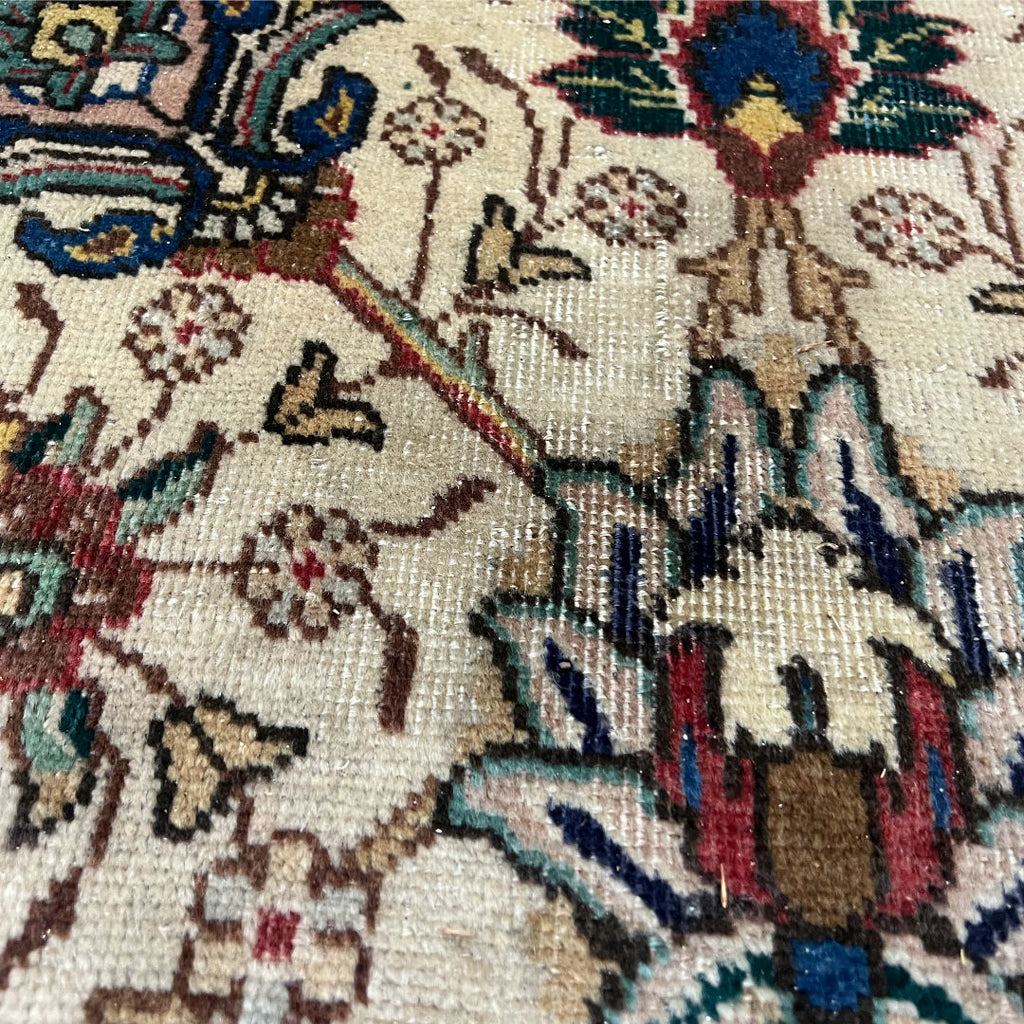328 x 276 cm Hand-Knotted Persian Kashan Rug