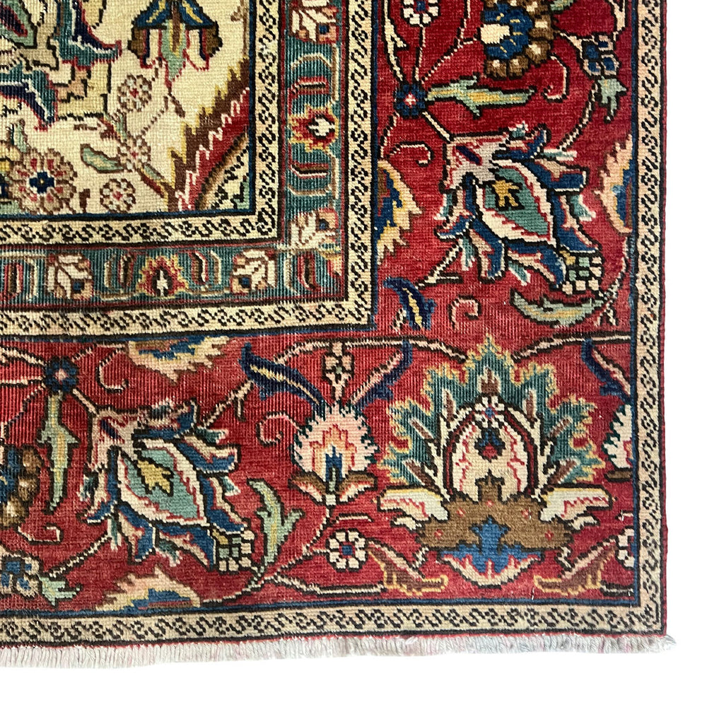 328 x 276 cm Hand-Knotted Persian Kashan Rug