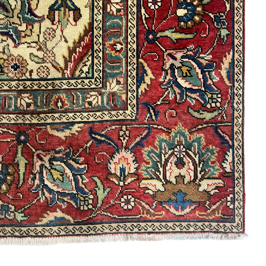 328 x 276 cm Hand-Knotted Persian Kashan Rug