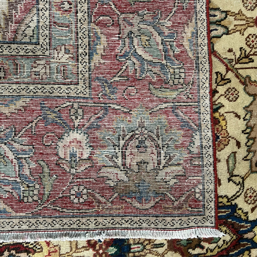 328 x 276 cm Hand-Knotted Persian Kashan Rug