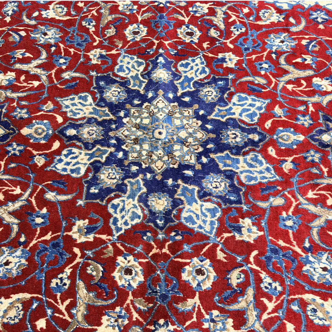 266 x 170 cm Persian Vintage Nain Red Medallion Rug
