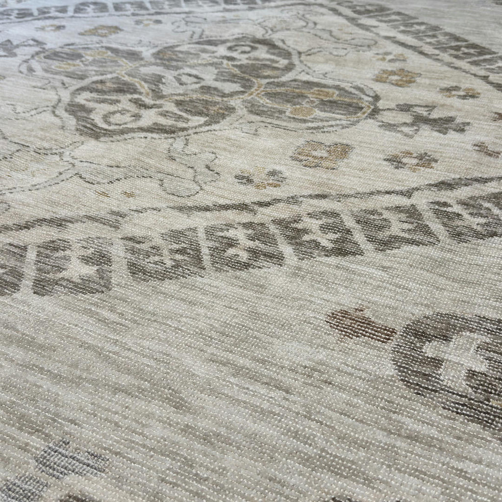 365 x 274 cm Machine Made Vintage Design Rug