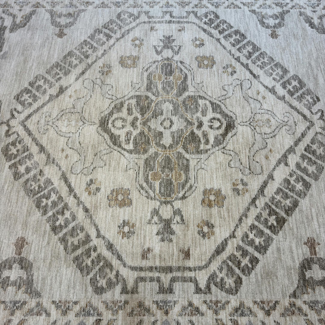 365 x 274 cm Machine Made Vintage Design Rug