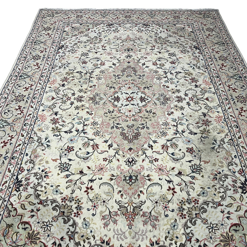305 x 195 cm Hand-Knotted Persian Floral Kashan Cream Rug