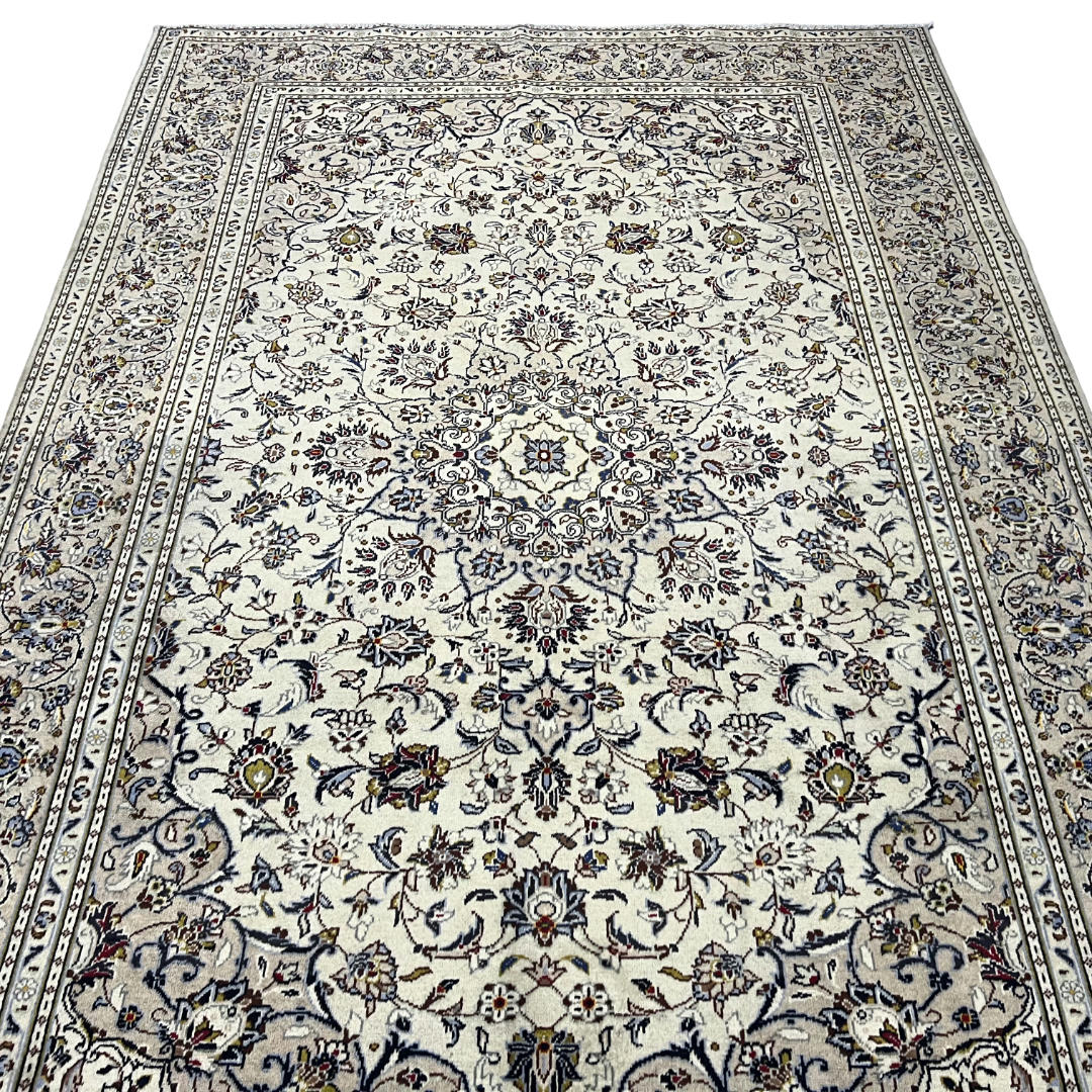 295 x 194 cm Hand-Knotted Persian Kashan Cream Rug