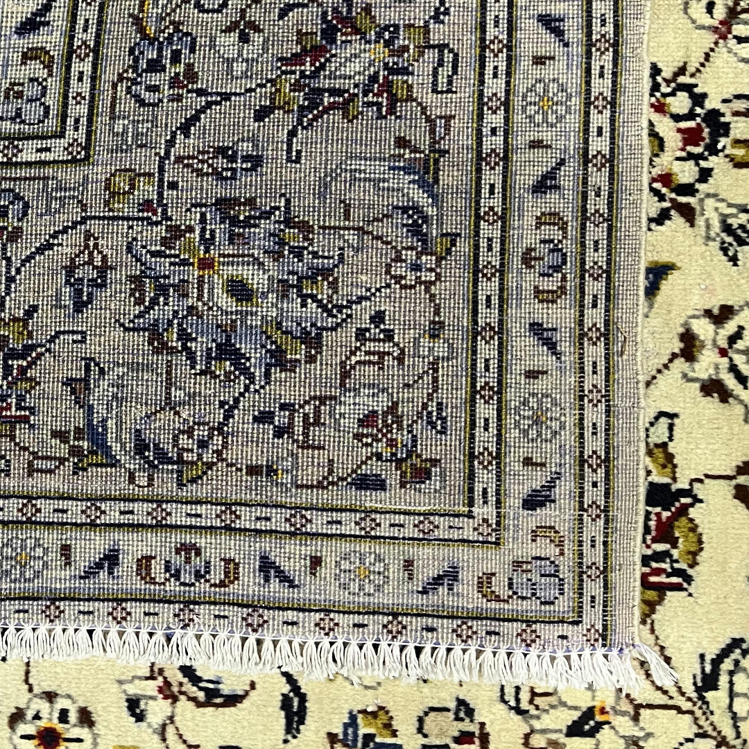 295 x 194 cm Hand-Knotted Persian Kashan Cream Rug