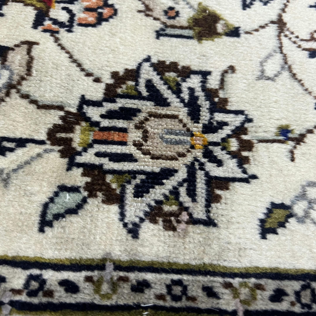 290 x 193 cm Hand-Knotted Persian Floral Kashan Cream Rug