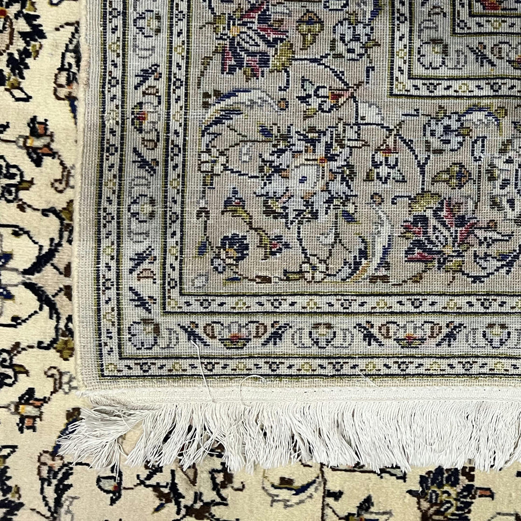 290 x 193 cm Hand-Knotted Persian Floral Kashan Cream Rug