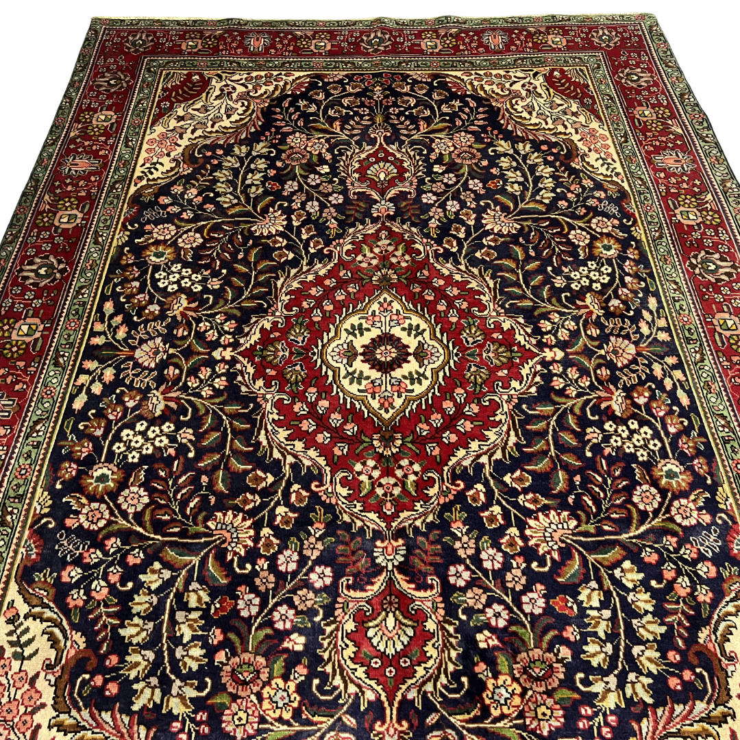 295 x 200 cm Hand-Knotted Persian Kashan Floral Rug