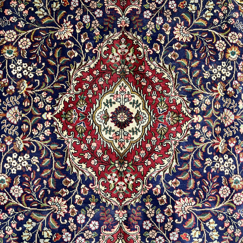 295 x 200 cm Hand-Knotted Persian Kashan Floral Rug