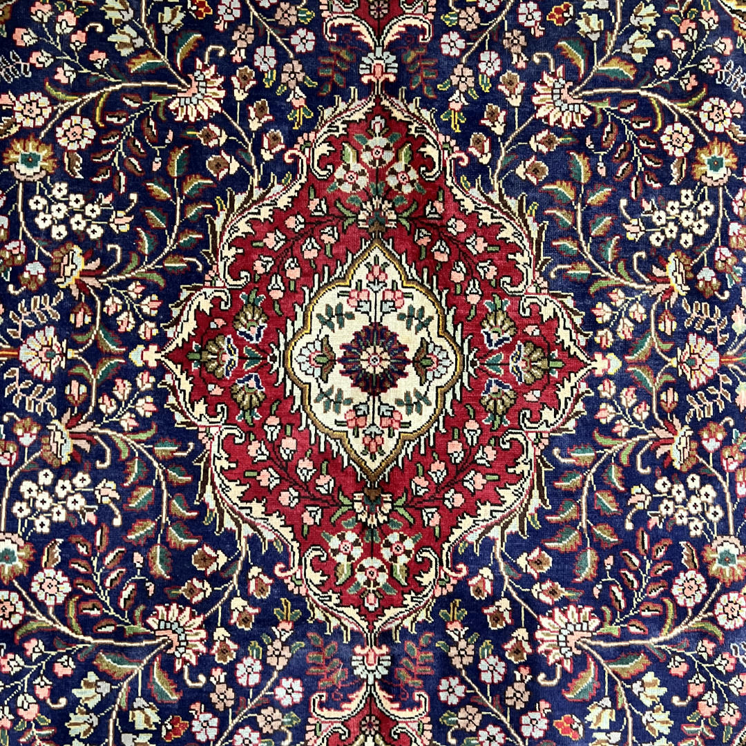 295 x 200 cm Hand-Knotted Persian Kashan Floral Rug