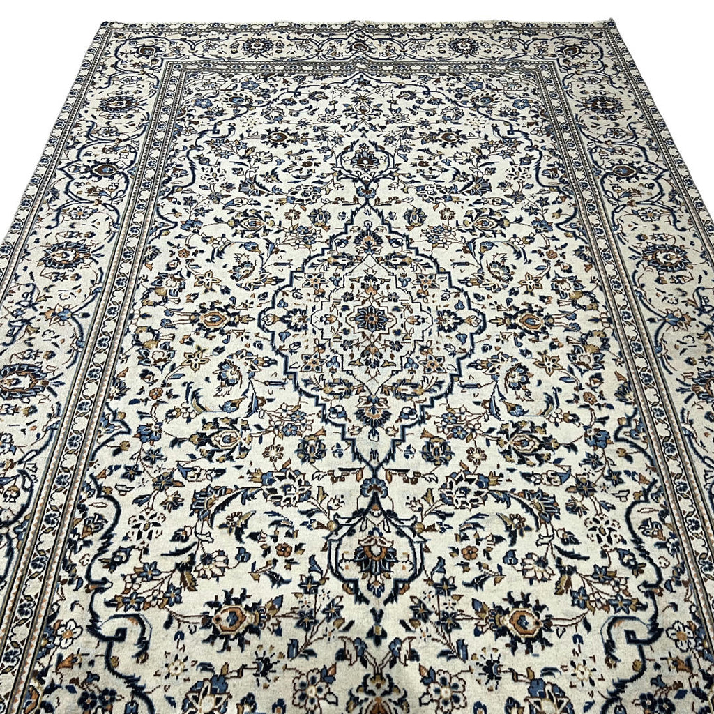 300 x 188 cm Hand-Knotted Persian Kashan Floral Rug