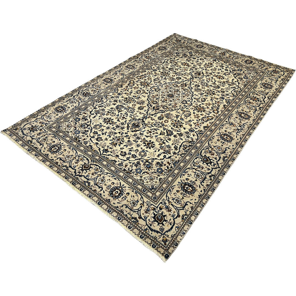 300 x 188 cm Hand-Knotted Persian Kashan Floral Rug