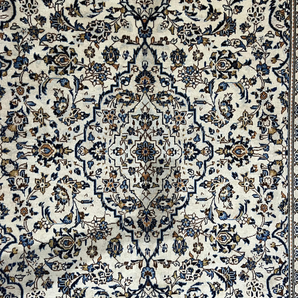 300 x 188 cm Hand-Knotted Persian Kashan Floral Rug
