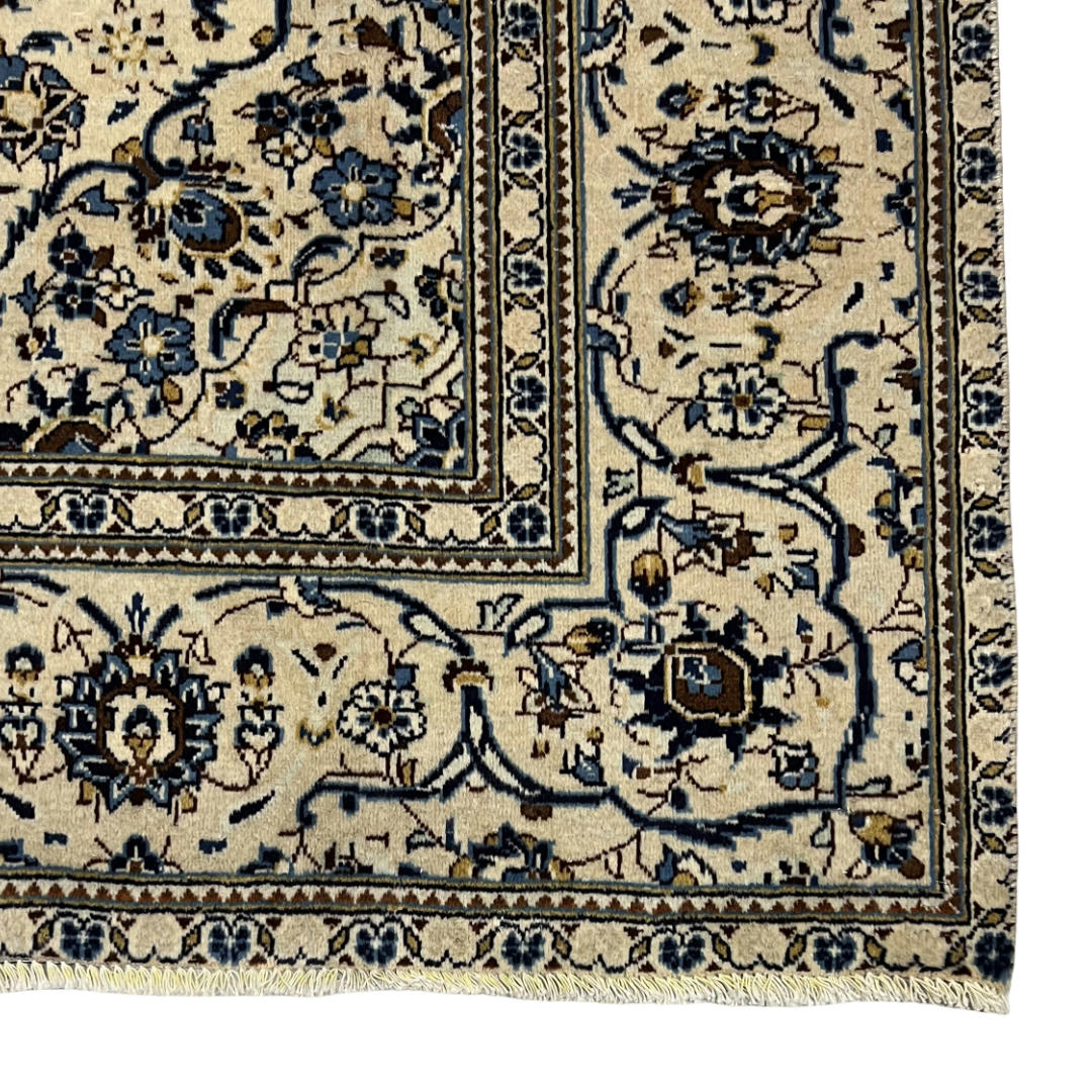 300 x 188 cm Hand-Knotted Persian Kashan Floral Rug