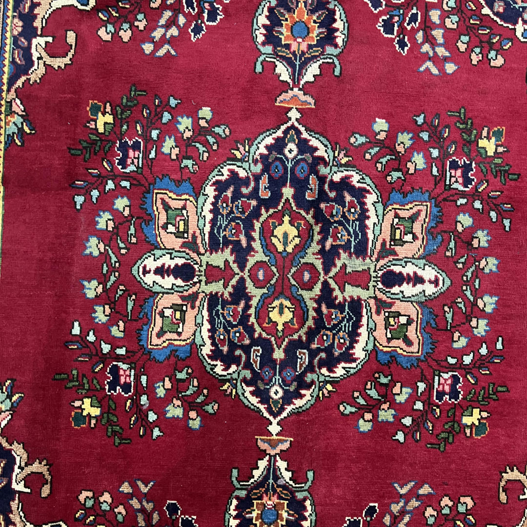 295 x 198 cm Hand-Knotted Persian Kashan Wool Rug