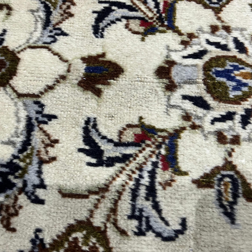 285 x 190 cm Hand-Knotted Persian Cream Kashan Wool Rug