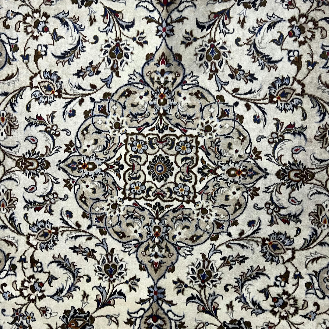 285 x 190 cm Hand-Knotted Persian Cream Kashan Wool Rug
