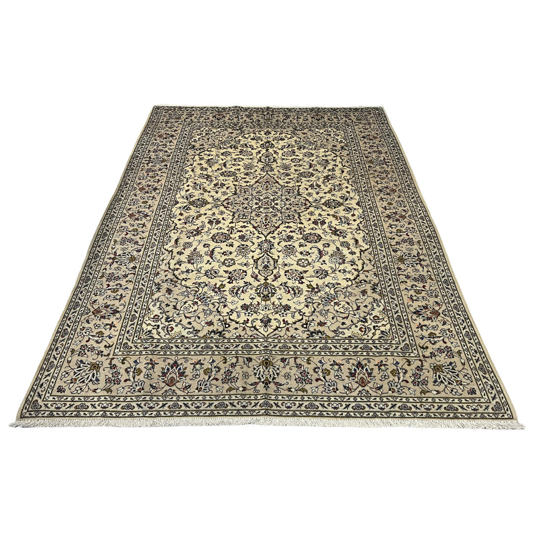 290 x 198 cm Hand-Knotted Persian Cream Kashan Wool Rug