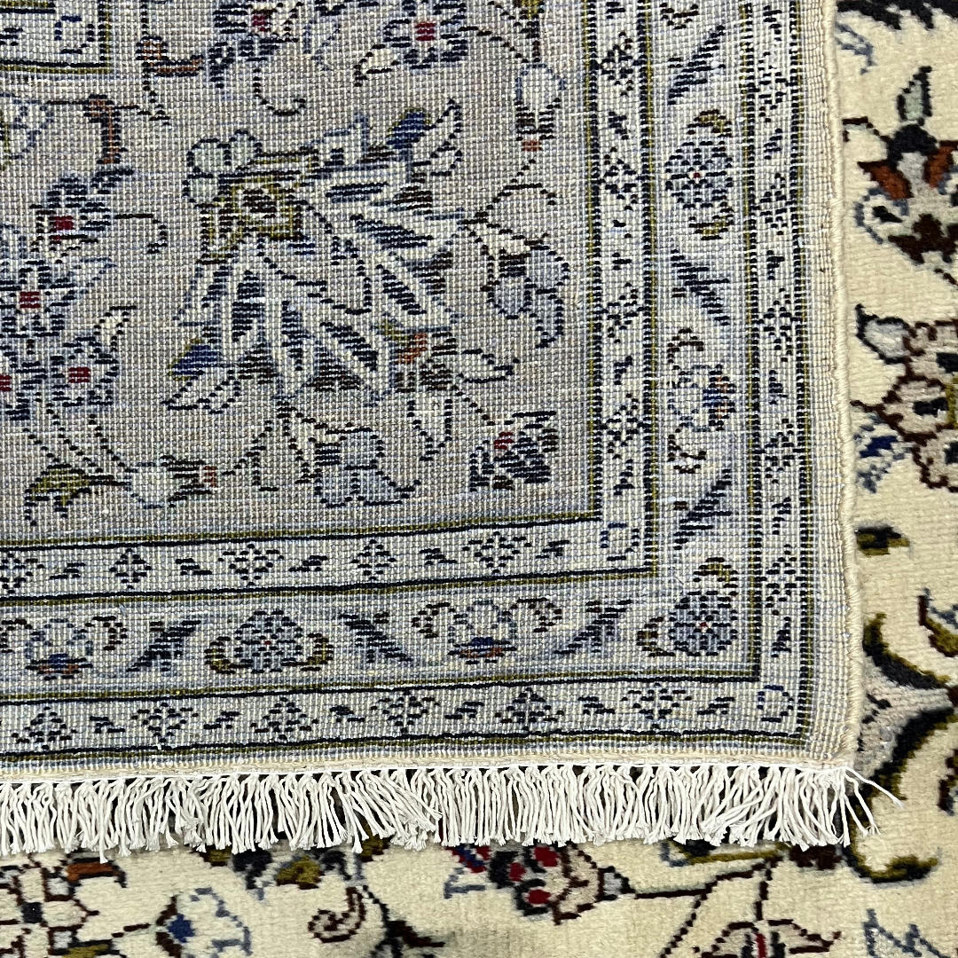 290 x 198 cm Hand-Knotted Persian Cream Kashan Wool Rug