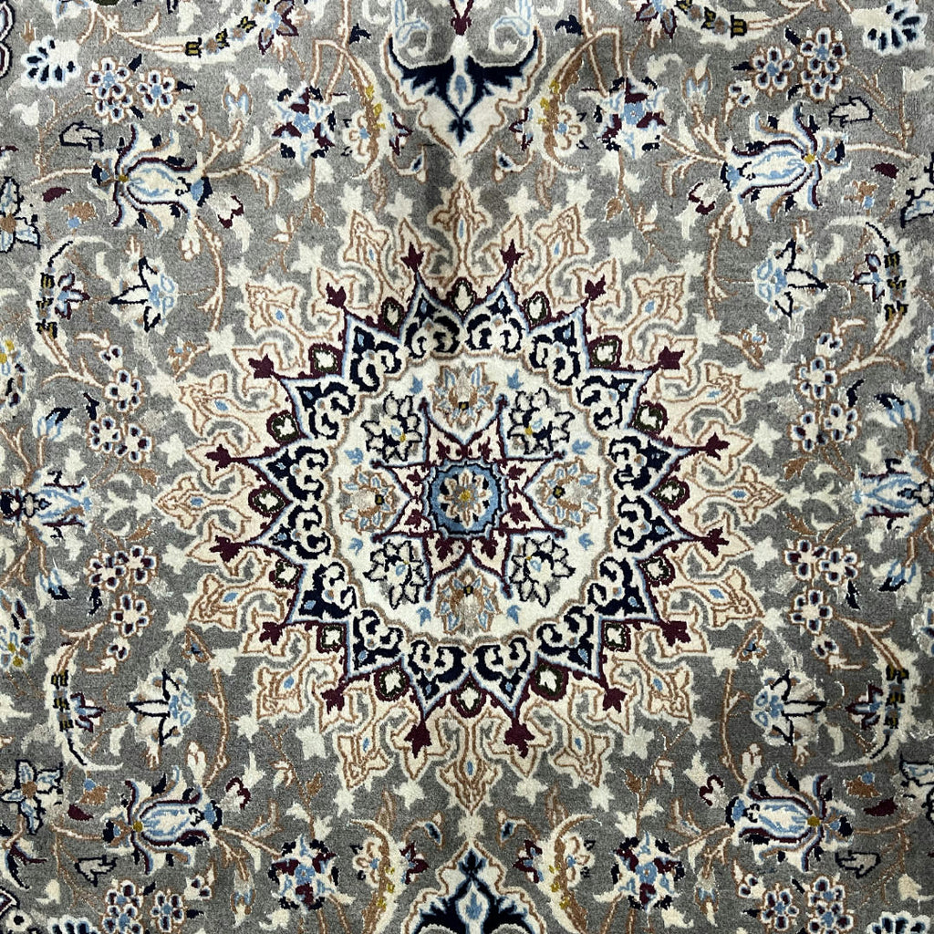 305 x 197 cm Hand-Knotted Persian Nain Wool Rug