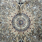 305 x 197 cm Hand-Knotted Persian Nain Wool Rug