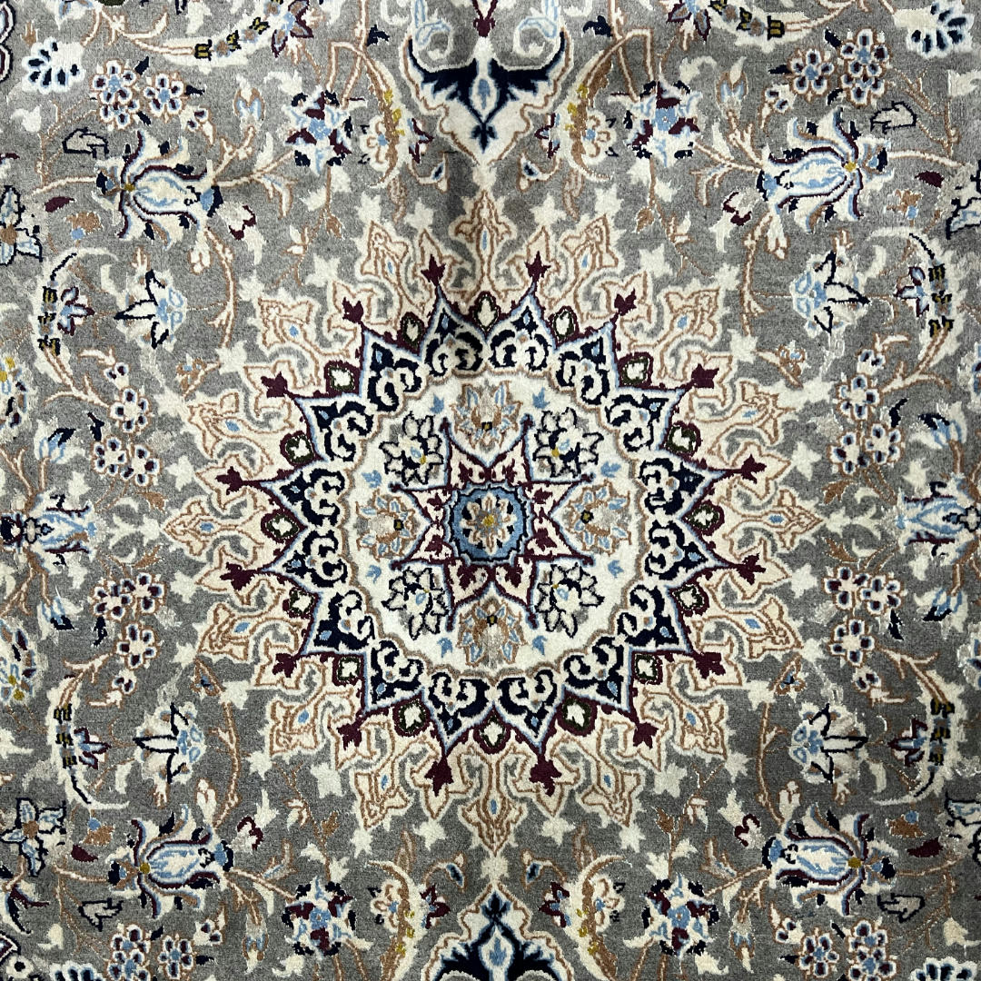 305 x 197 cm Hand-Knotted Persian Nain Wool Rug