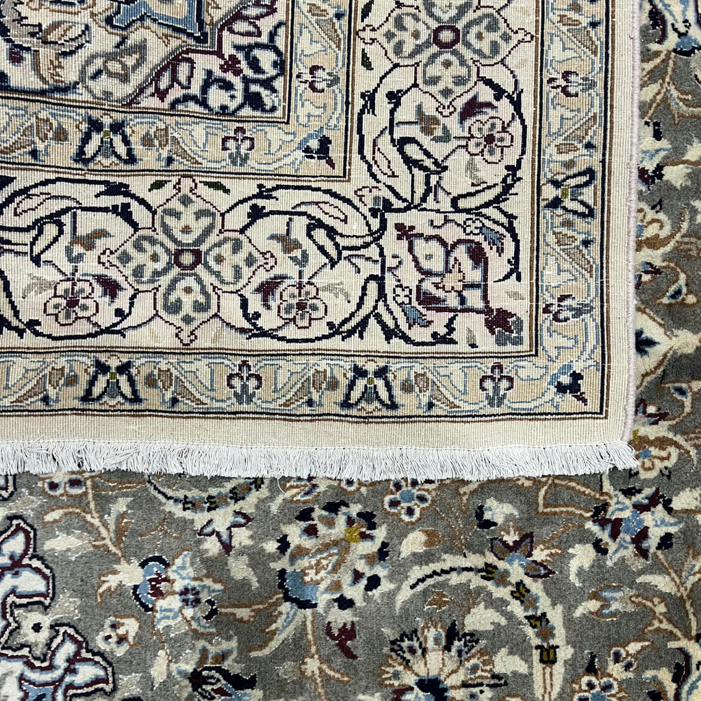 305 x 197 cm Hand-Knotted Persian Nain Wool Rug