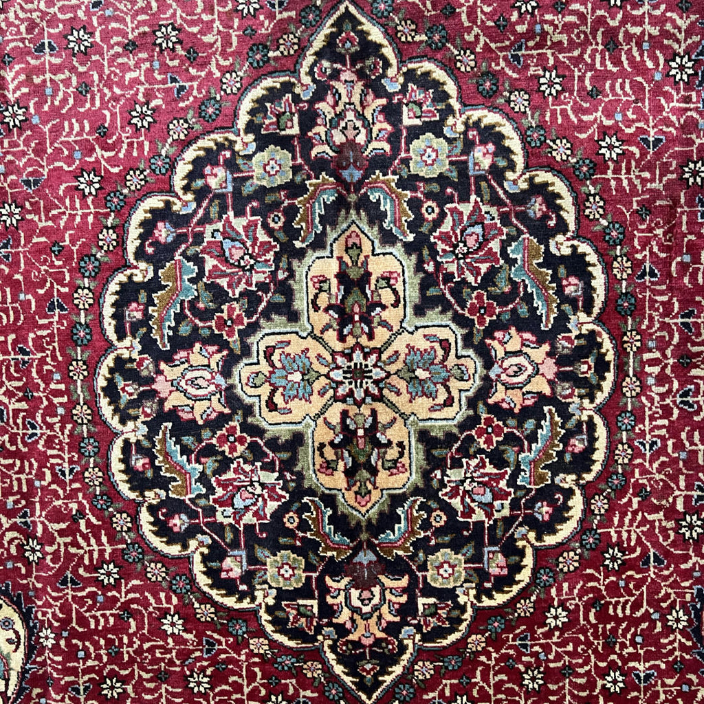 280 x 185 cm Hand-Knotted Persian Tabriz Wool Rug