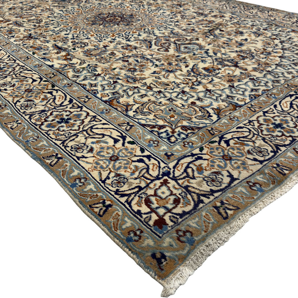 290 x 190 cm Hand Knotted Persian Nain Rug – Ivory & Blue Floral Medallion