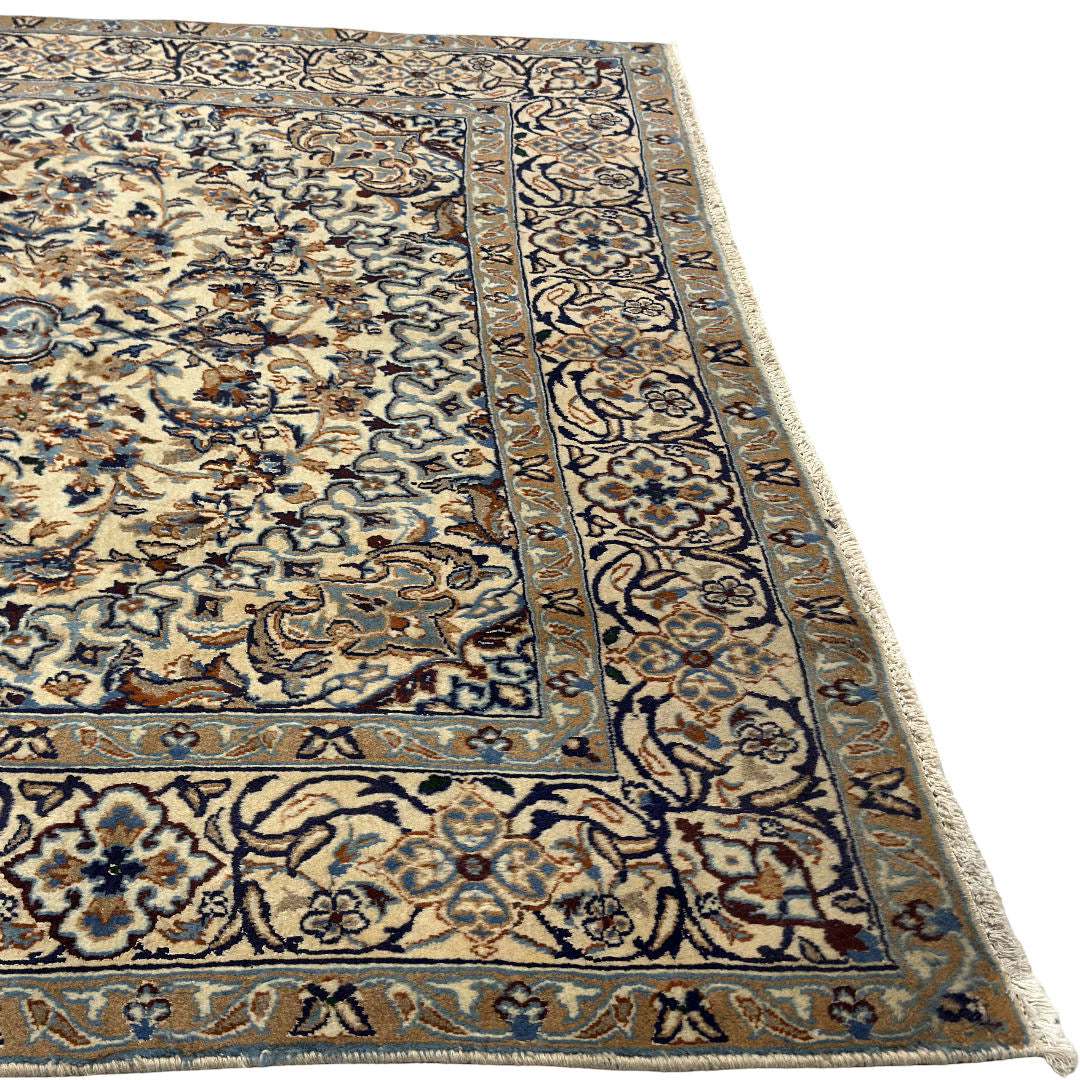 290 x 190 cm Hand Knotted Persian Nain Rug – Ivory & Blue Floral Medallion